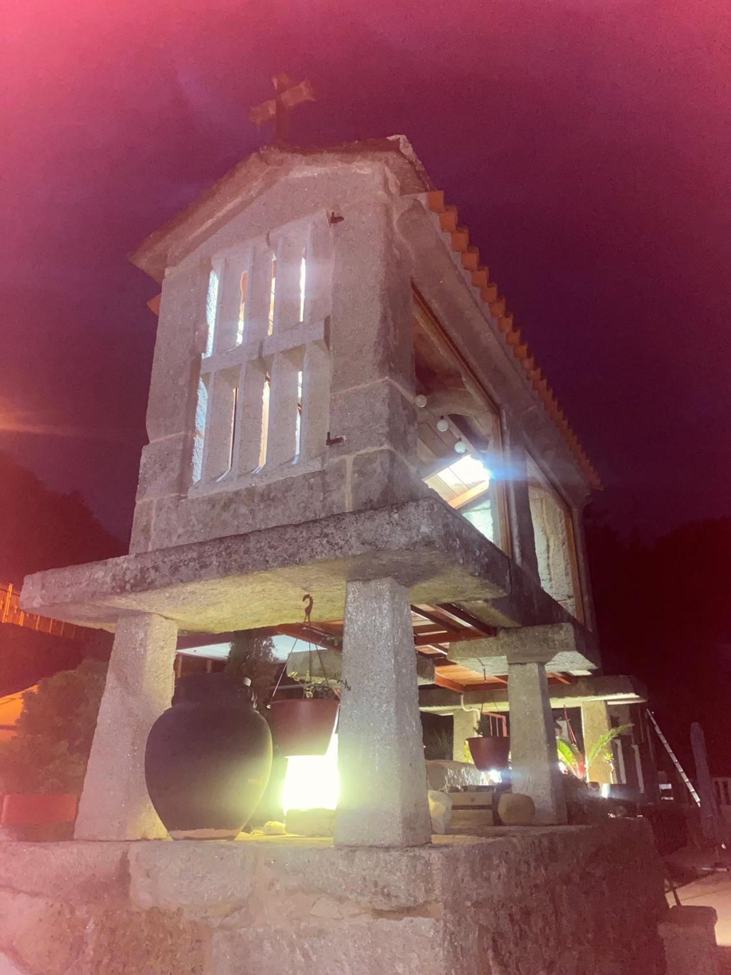 Os Fentos Bed & Breakfast ปอนเตเบดรา ภายนอก รูปภาพ