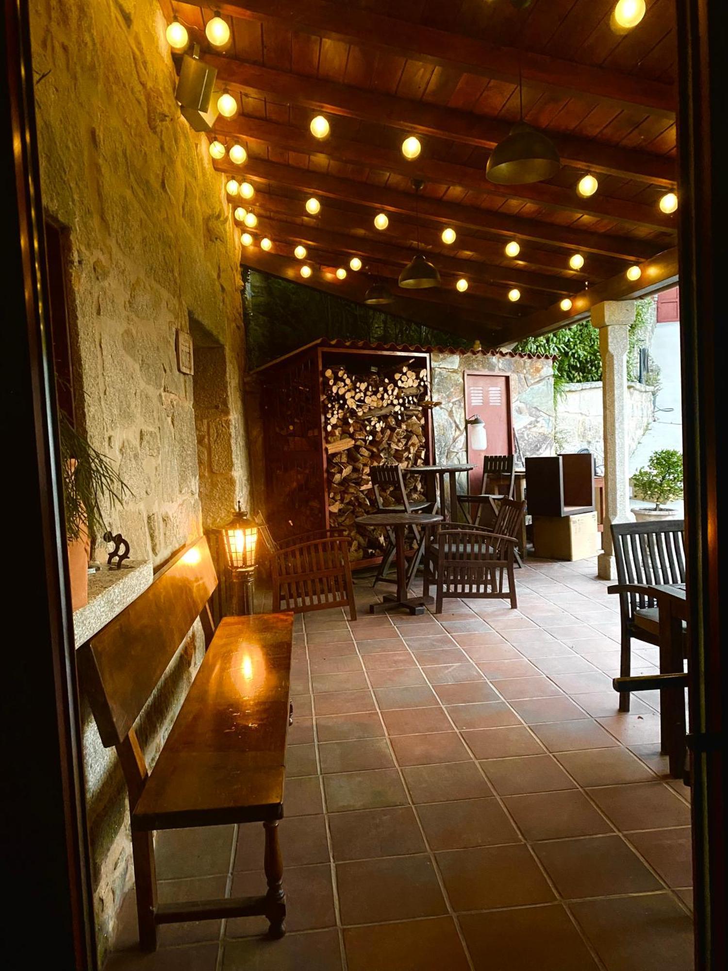 Os Fentos Bed & Breakfast ปอนเตเบดรา ภายนอก รูปภาพ