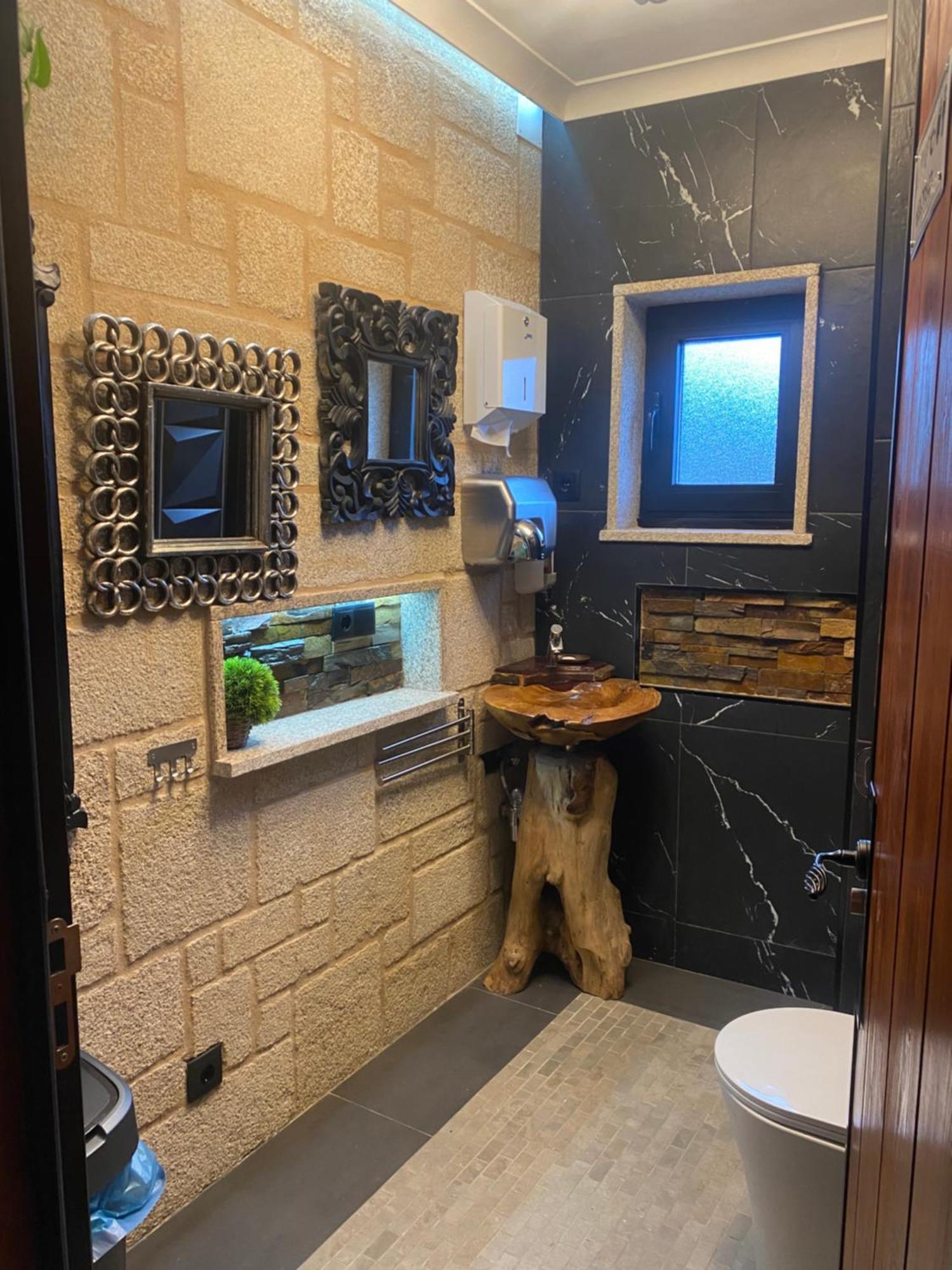 Os Fentos Bed & Breakfast ปอนเตเบดรา ภายนอก รูปภาพ