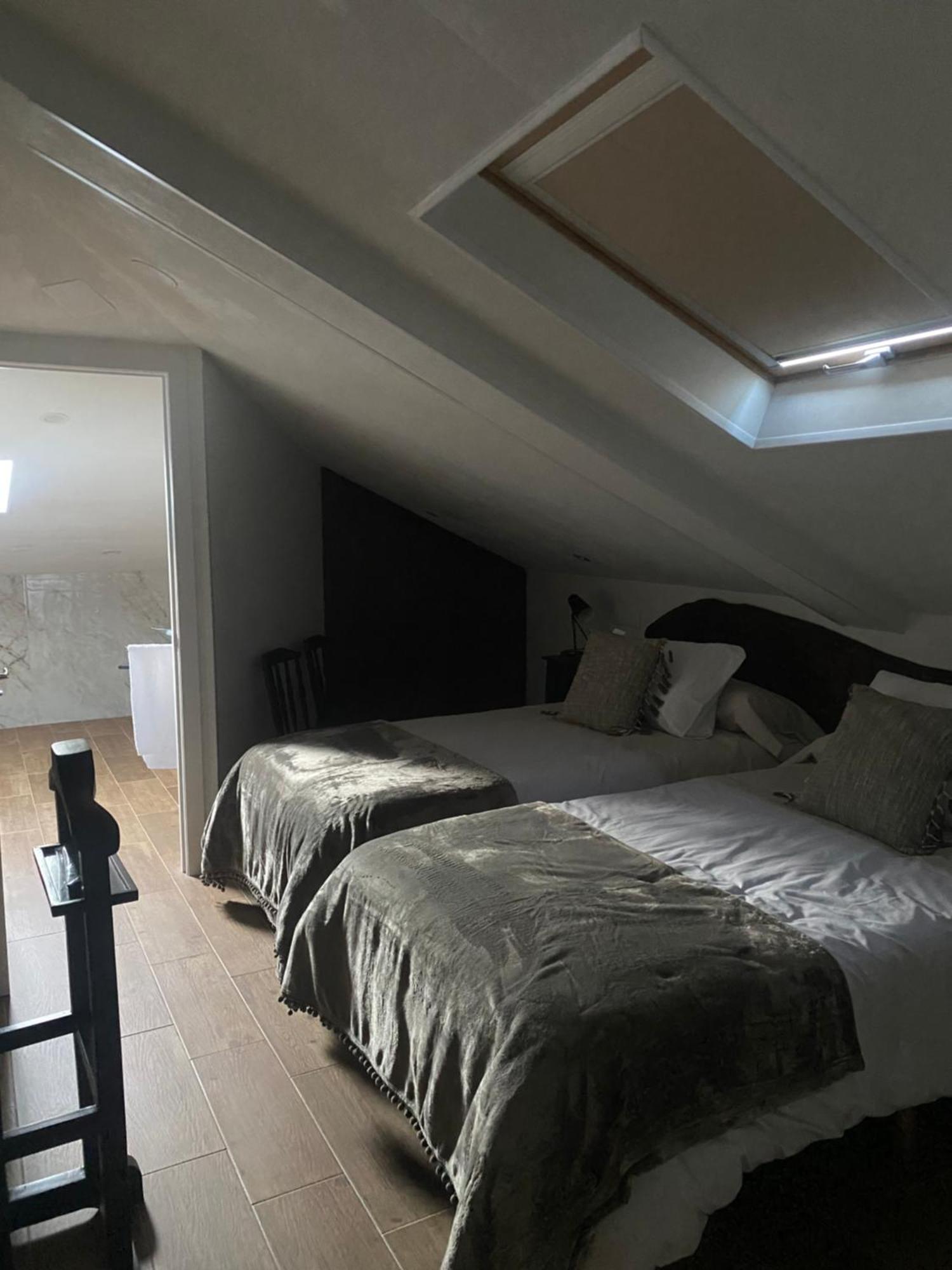 Os Fentos Bed & Breakfast ปอนเตเบดรา ภายนอก รูปภาพ