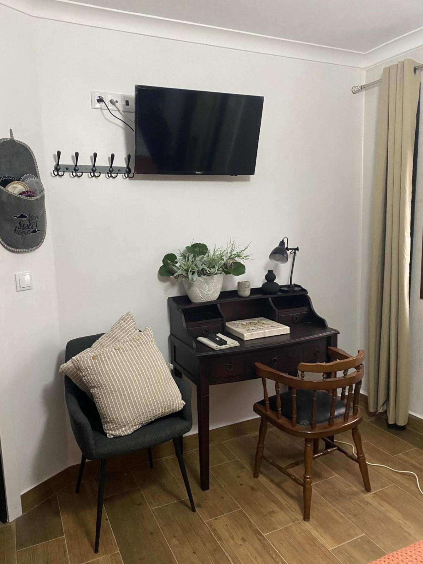 Os Fentos Bed & Breakfast ปอนเตเบดรา ภายนอก รูปภาพ