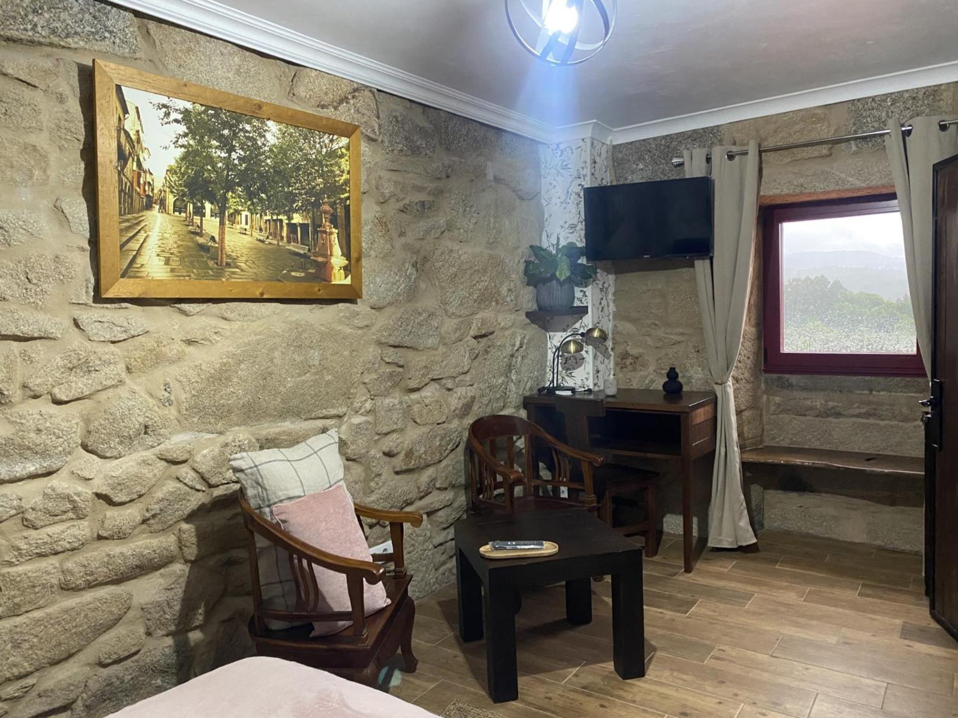 Os Fentos Bed & Breakfast ปอนเตเบดรา ภายนอก รูปภาพ
